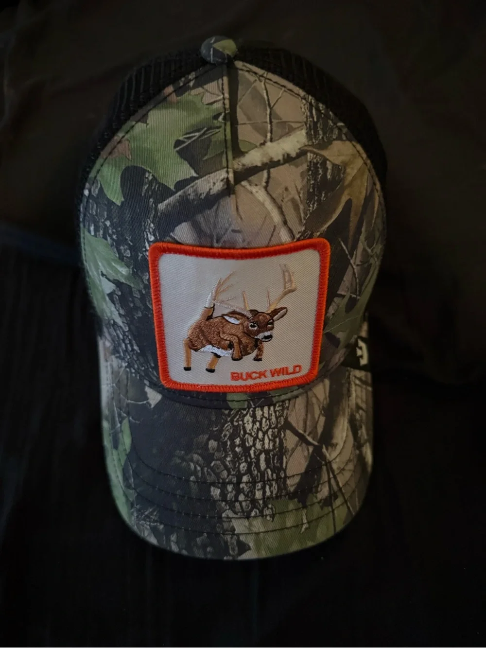 Buck Wild Camo men Trucker Hat - Green/Black